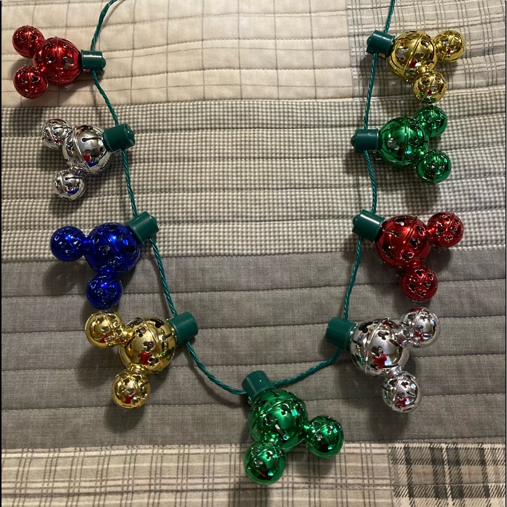 Disney Mickey Mouse Christmas Lei